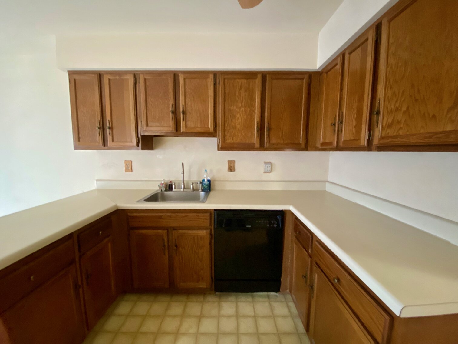 Image for 3 BR/2.5 BA End Unit Townhome Minutes from I-95, 395 & 495 in Fairfax County, VA--SELLING to the HIGHEST BIDDER via ONLINE ONLY BIDDING!!