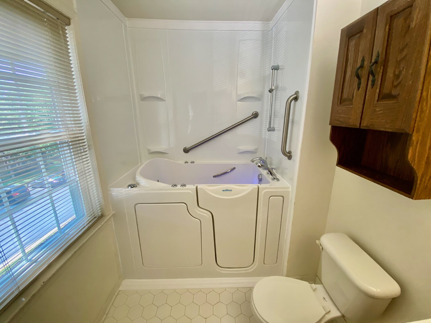 Image for 3 BR/2.5 BA End Unit Townhome Minutes from I-95, 395 & 495 in Fairfax County, VA--SELLING to the HIGHEST BIDDER via ONLINE ONLY BIDDING!!