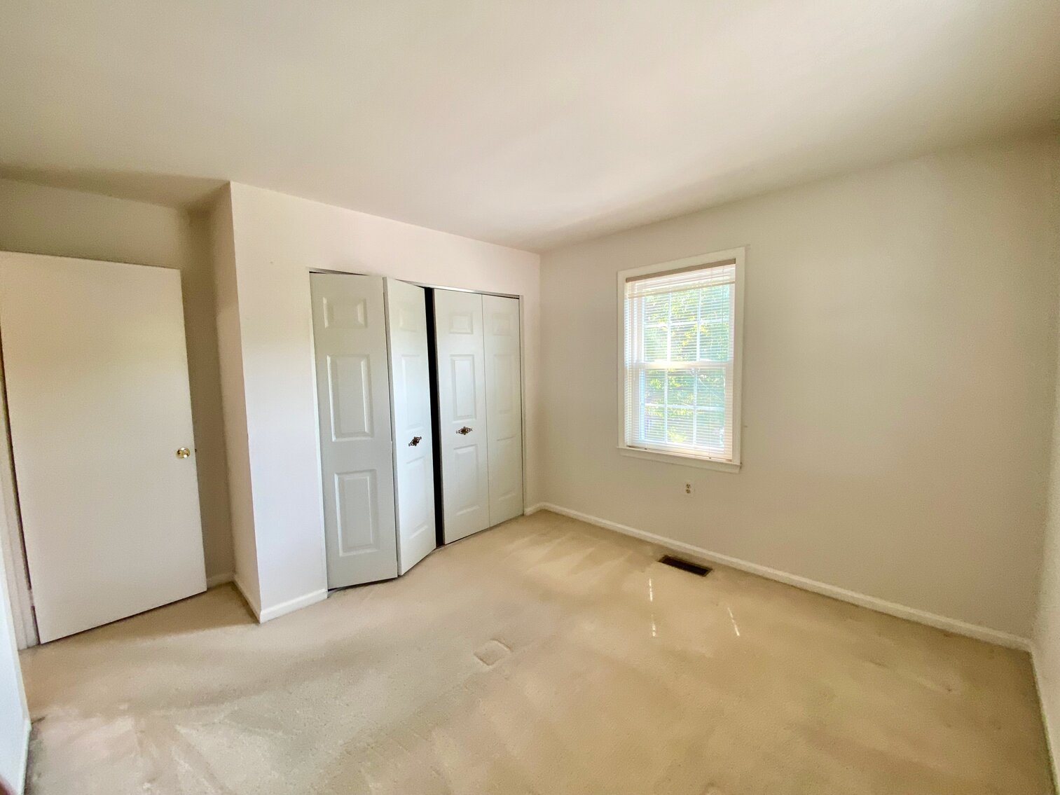Image for 3 BR/2.5 BA End Unit Townhome Minutes from I-95, 395 & 495 in Fairfax County, VA--SELLING to the HIGHEST BIDDER via ONLINE ONLY BIDDING!!