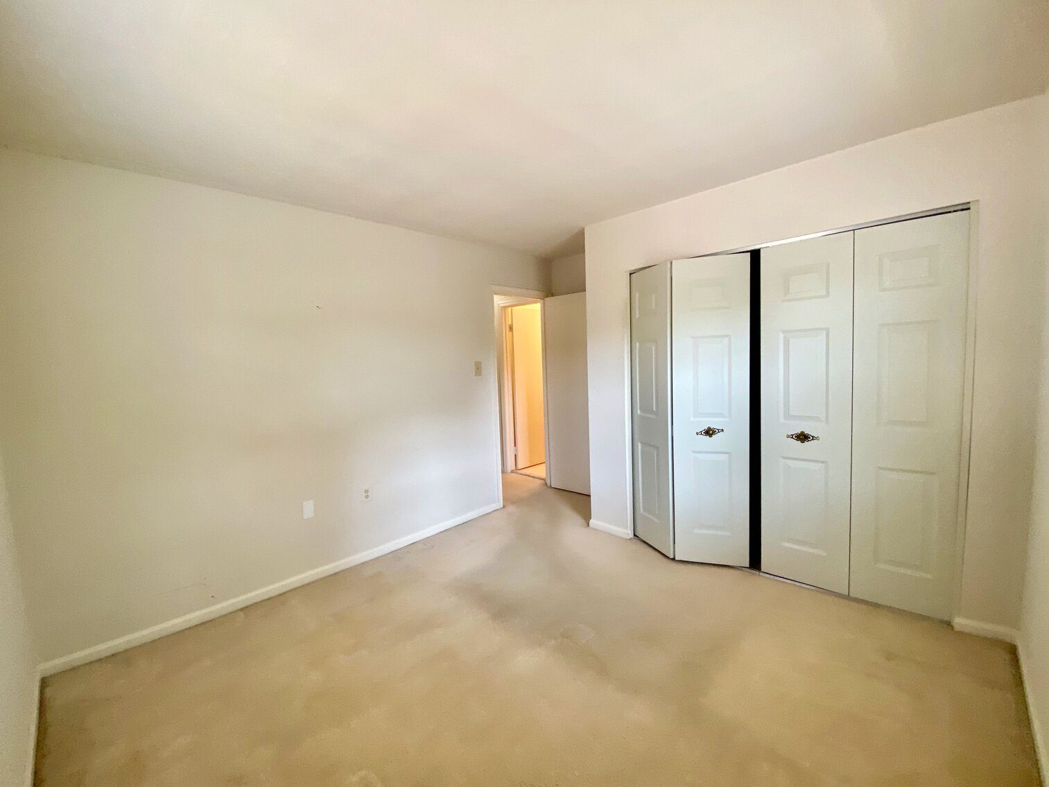 Image for 3 BR/2.5 BA End Unit Townhome Minutes from I-95, 395 & 495 in Fairfax County, VA--SELLING to the HIGHEST BIDDER via ONLINE ONLY BIDDING!!