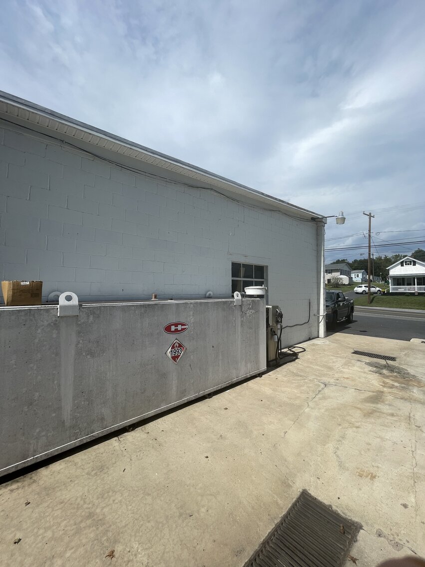 Image for 3 Bay Commercial Building in Downtown Luray, VA