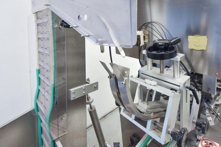 Image for MJK1237 XGJ-120 Automatic Capper with Elevator