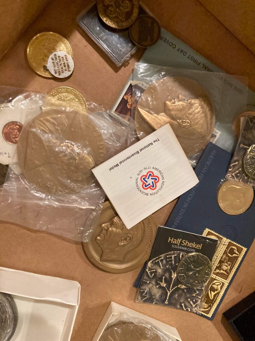 Image for HUGE 2-RING COLLECTOR'S ESTATE AUCTION