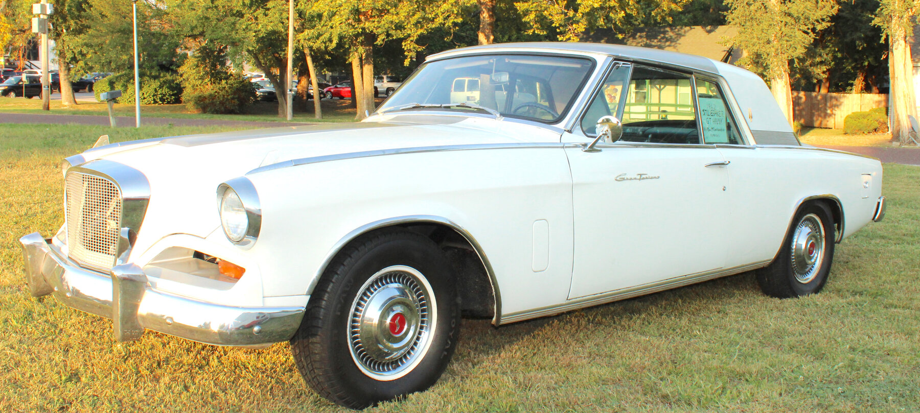 Image for LIVING ESTATE AUCTION