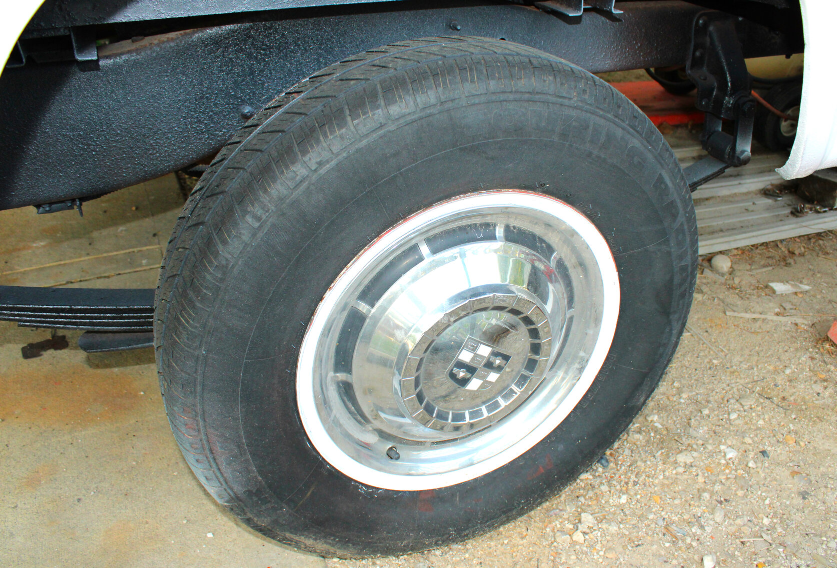 Image for LIVING ESTATE AUCTION