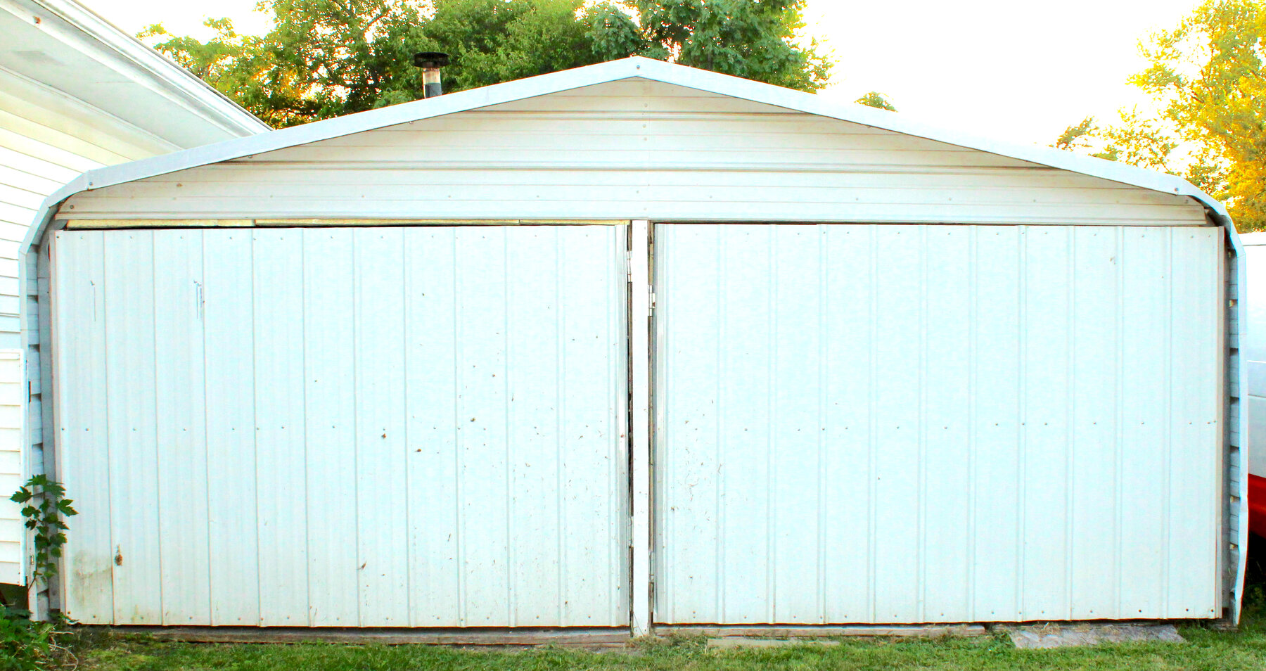 Image for LIVING ESTATE AUCTION