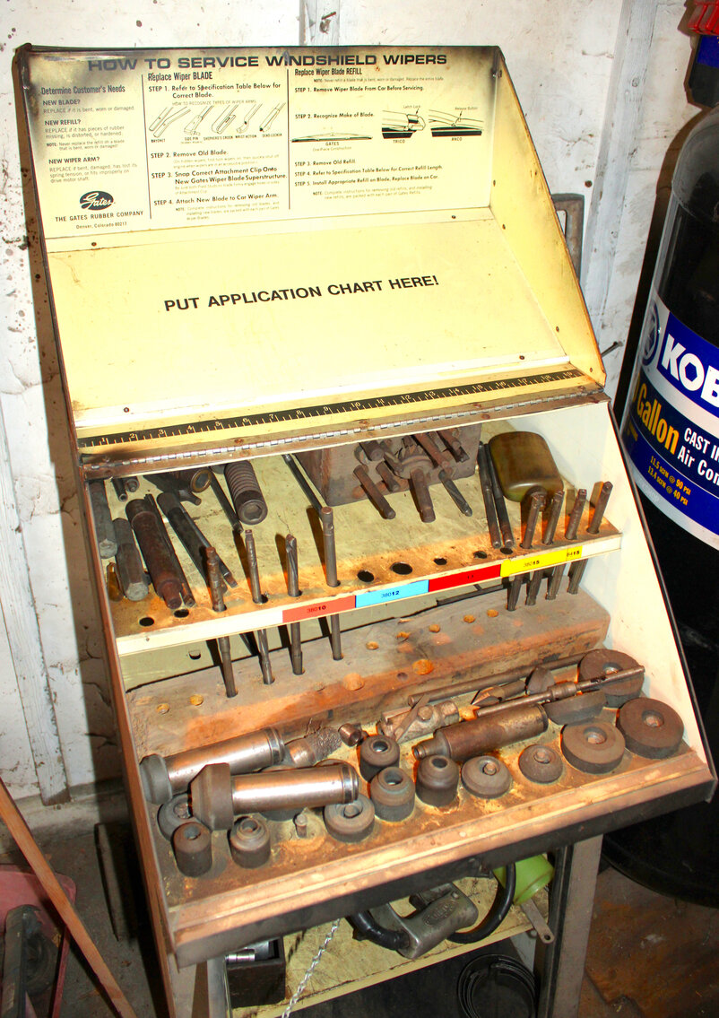 Image for LIVING ESTATE AUCTION