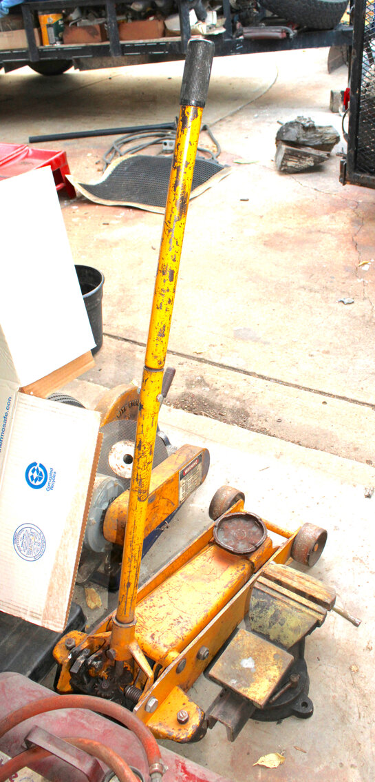 Image for LIVING ESTATE AUCTION