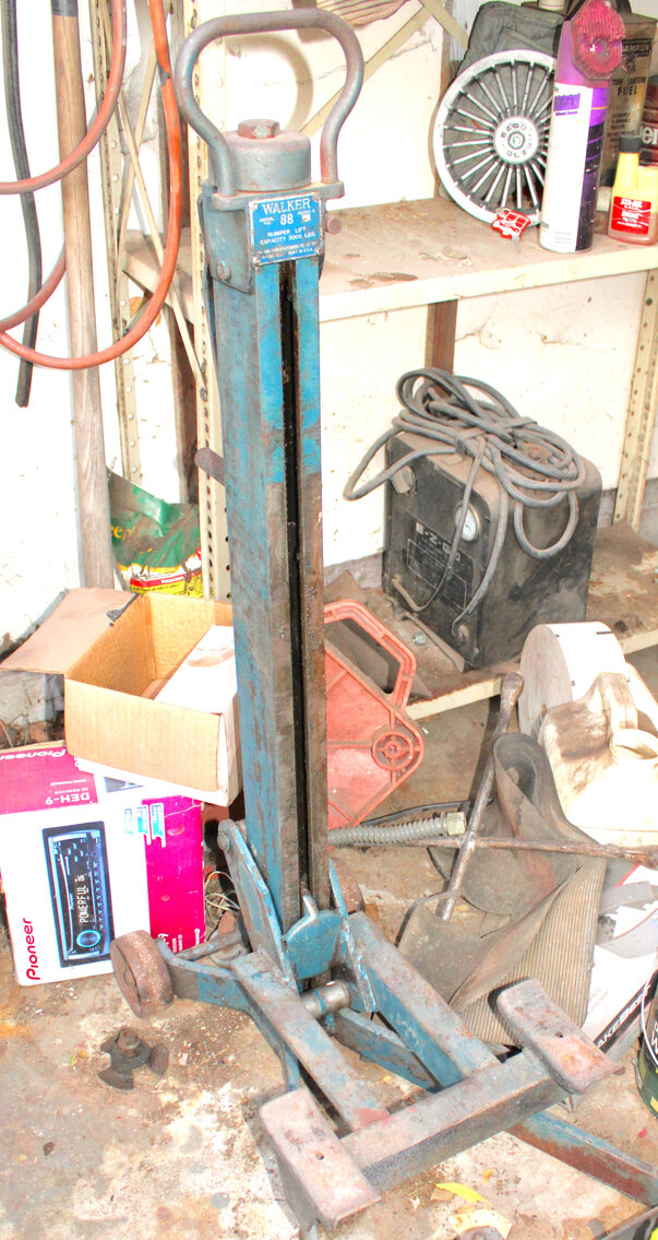 Image for LIVING ESTATE AUCTION