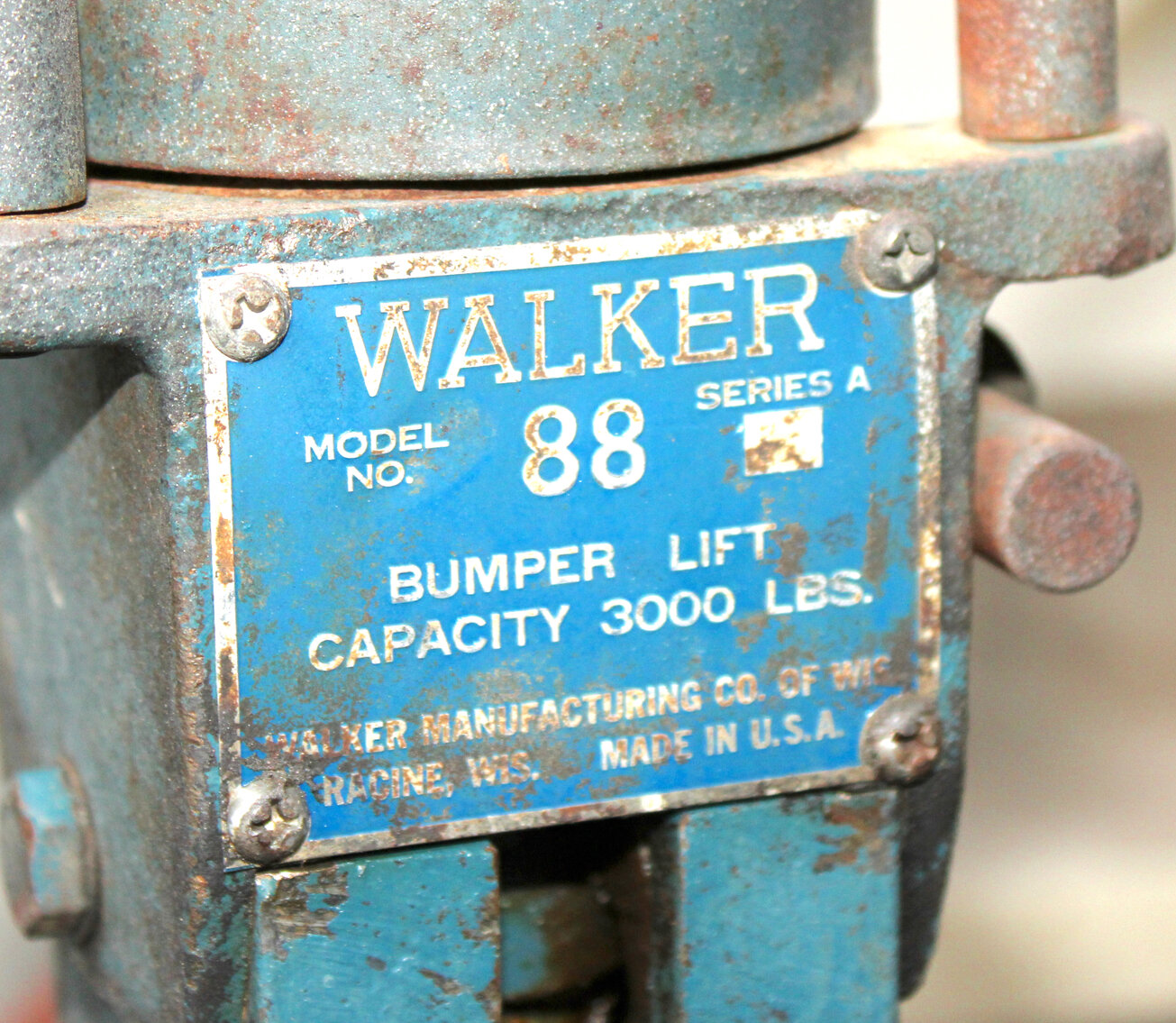 Image for LIVING ESTATE AUCTION