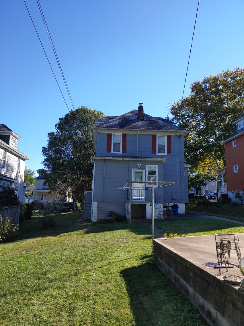 Image for CLEAN 3 BR HOME W/ LARGE DET 2-CAR GARAGE W/ LIGHTING & ELECTRIC