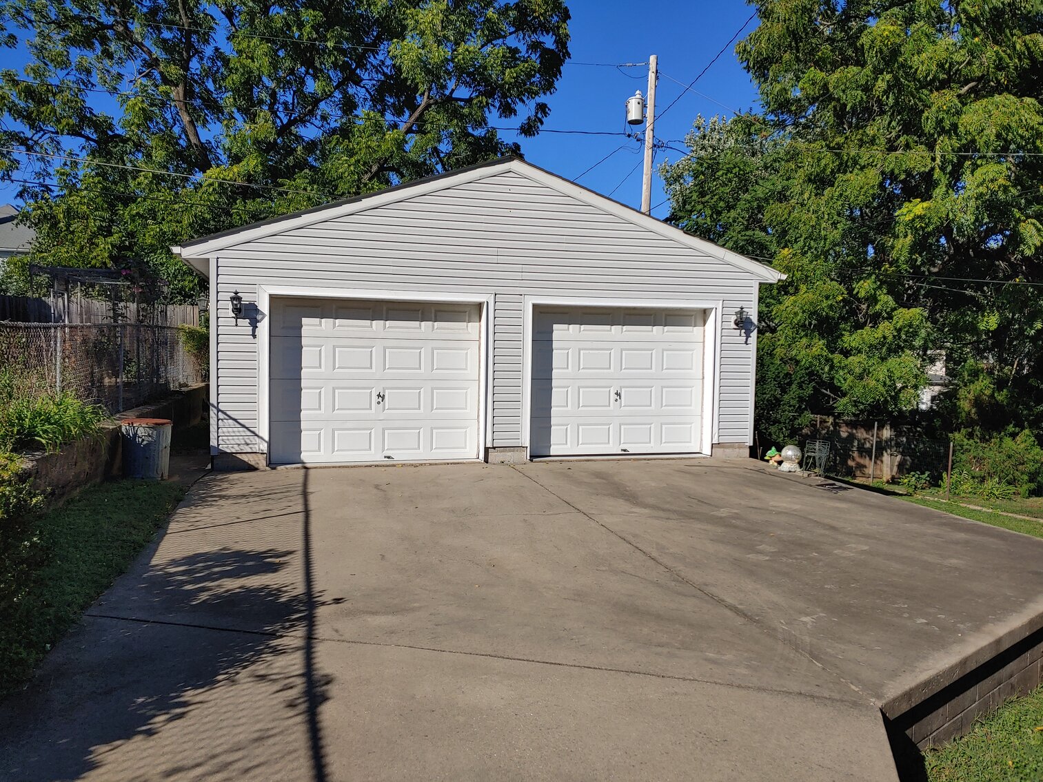 Image for CLEAN 3 BR HOME W/ LARGE DET 2-CAR GARAGE W/ LIGHTING & ELECTRIC