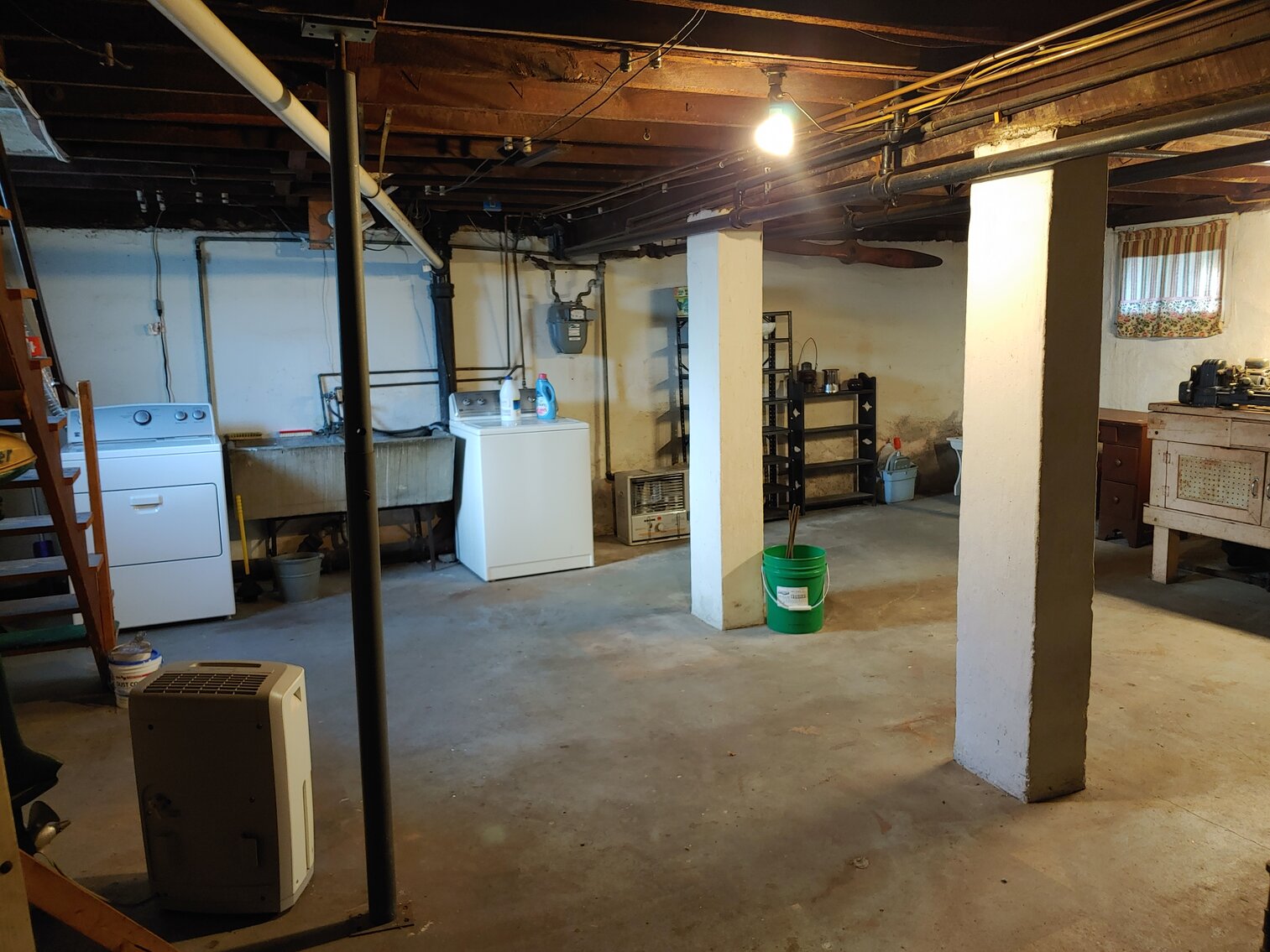 Image for CLEAN 3 BR HOME W/ LARGE DET 2-CAR GARAGE W/ LIGHTING & ELECTRIC