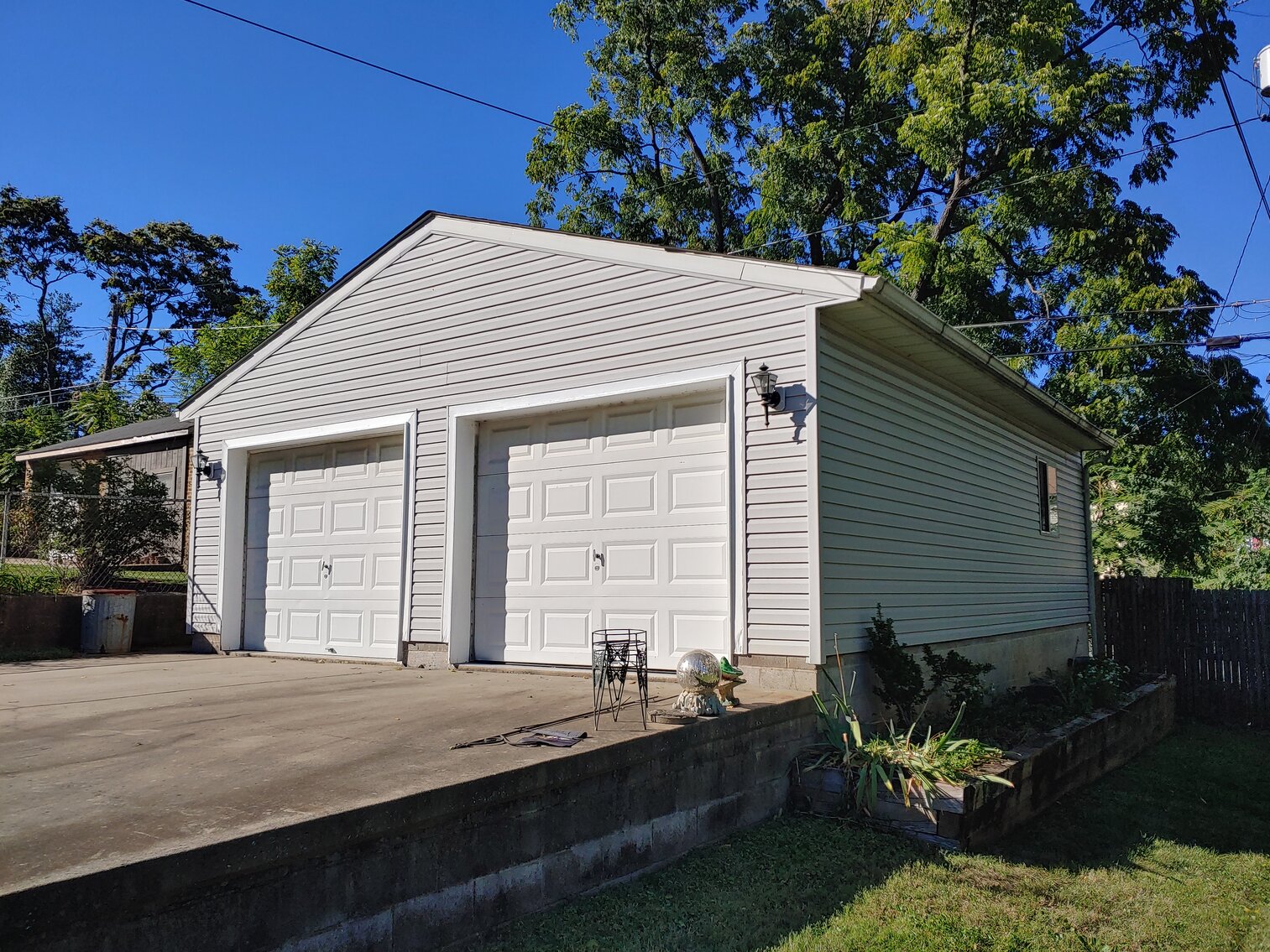 Image for CLEAN 3 BR HOME W/ LARGE DET 2-CAR GARAGE W/ LIGHTING & ELECTRIC
