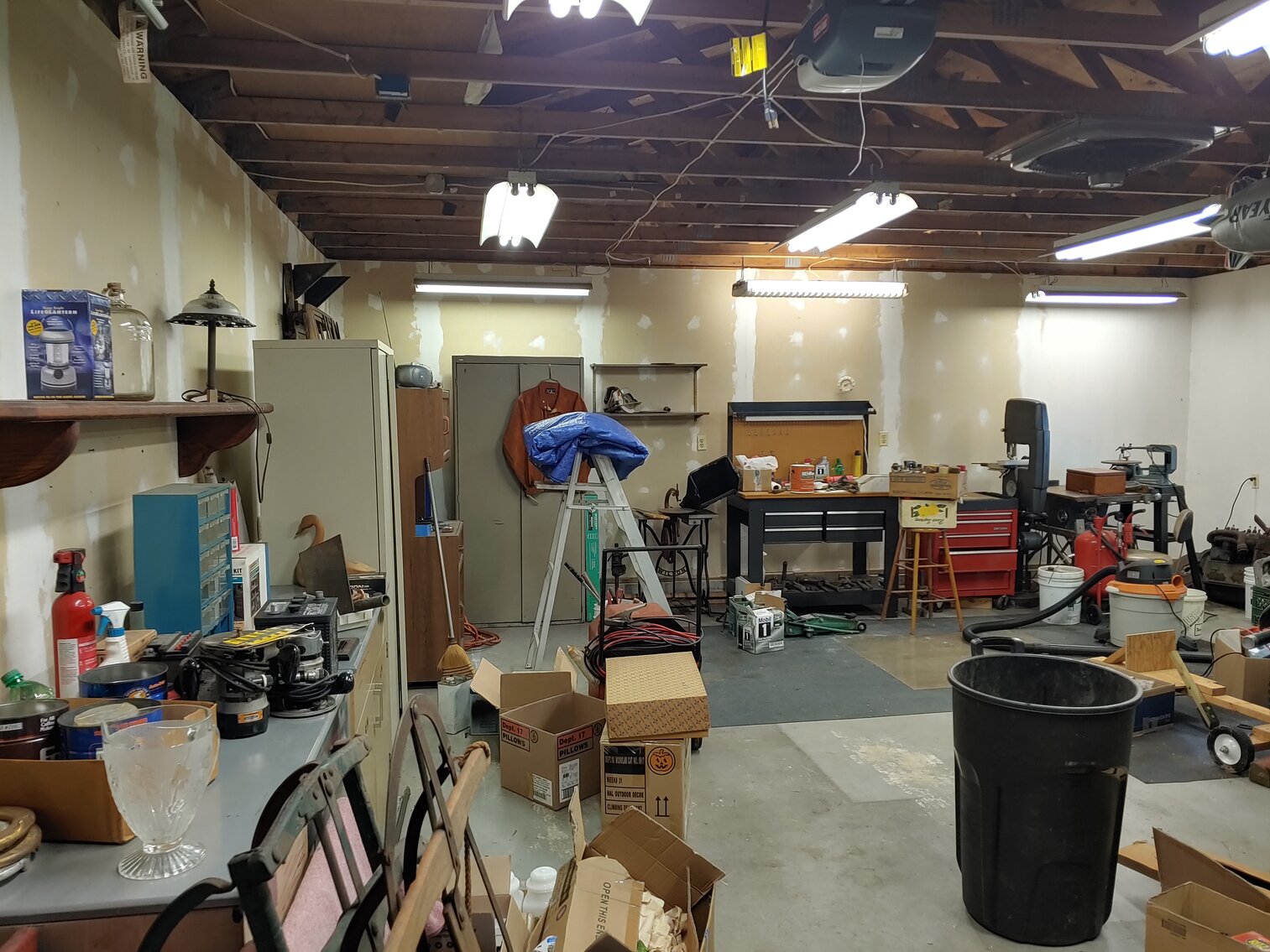 Image for CLEAN 3 BR HOME W/ LARGE DET 2-CAR GARAGE W/ LIGHTING & ELECTRIC