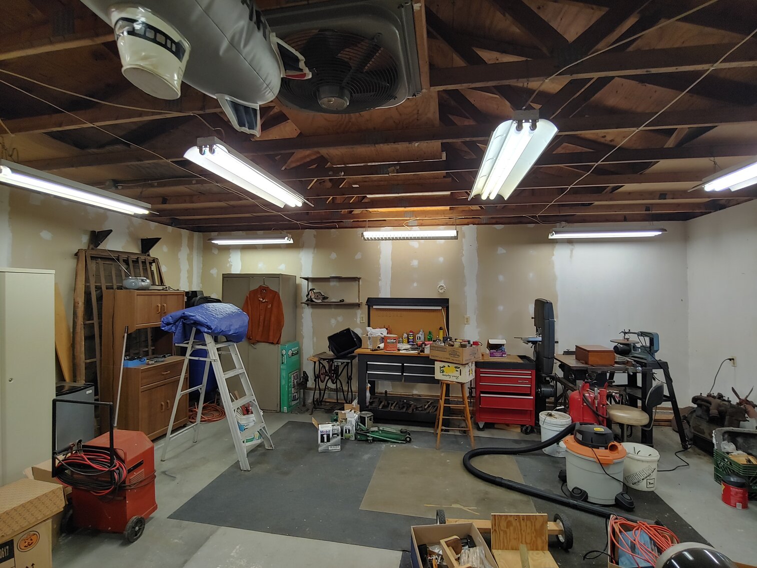 Image for CLEAN 3 BR HOME W/ LARGE DET 2-CAR GARAGE W/ LIGHTING & ELECTRIC