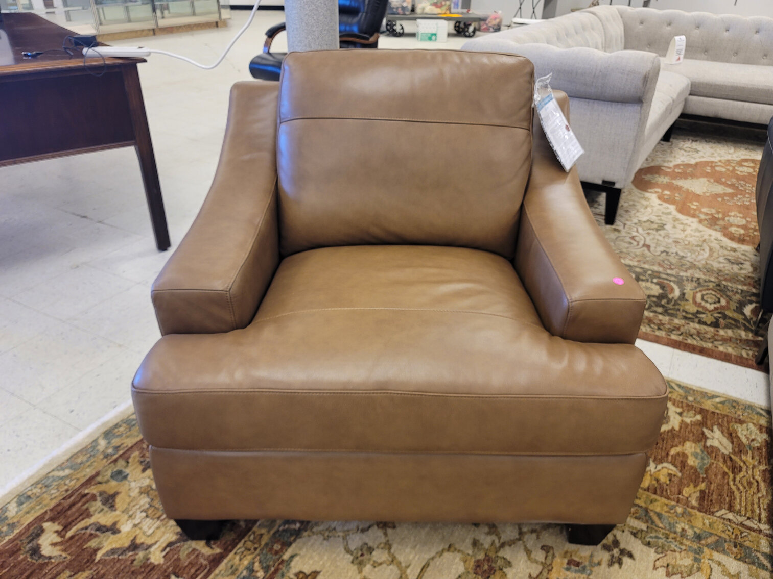 Brand New Designer Furniture! 100,000 Furniture Truckload Liquidation