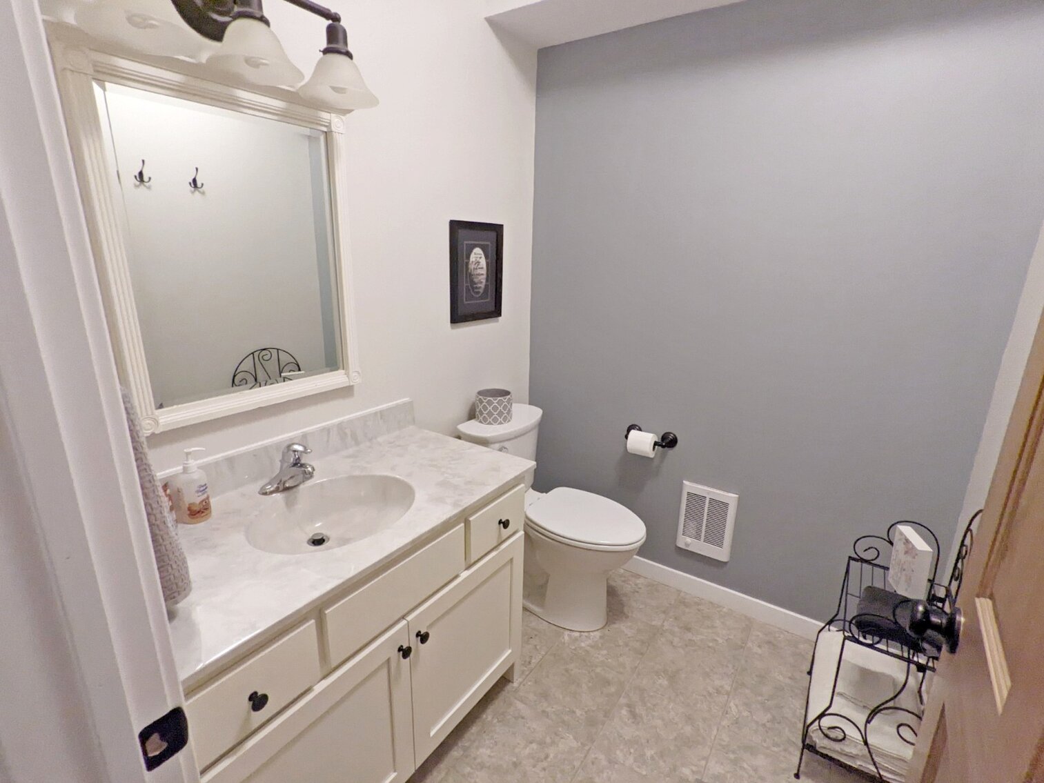 Image for 4 Bedroom 3 Bath Home On 5 Acres In Ft Loudon PA