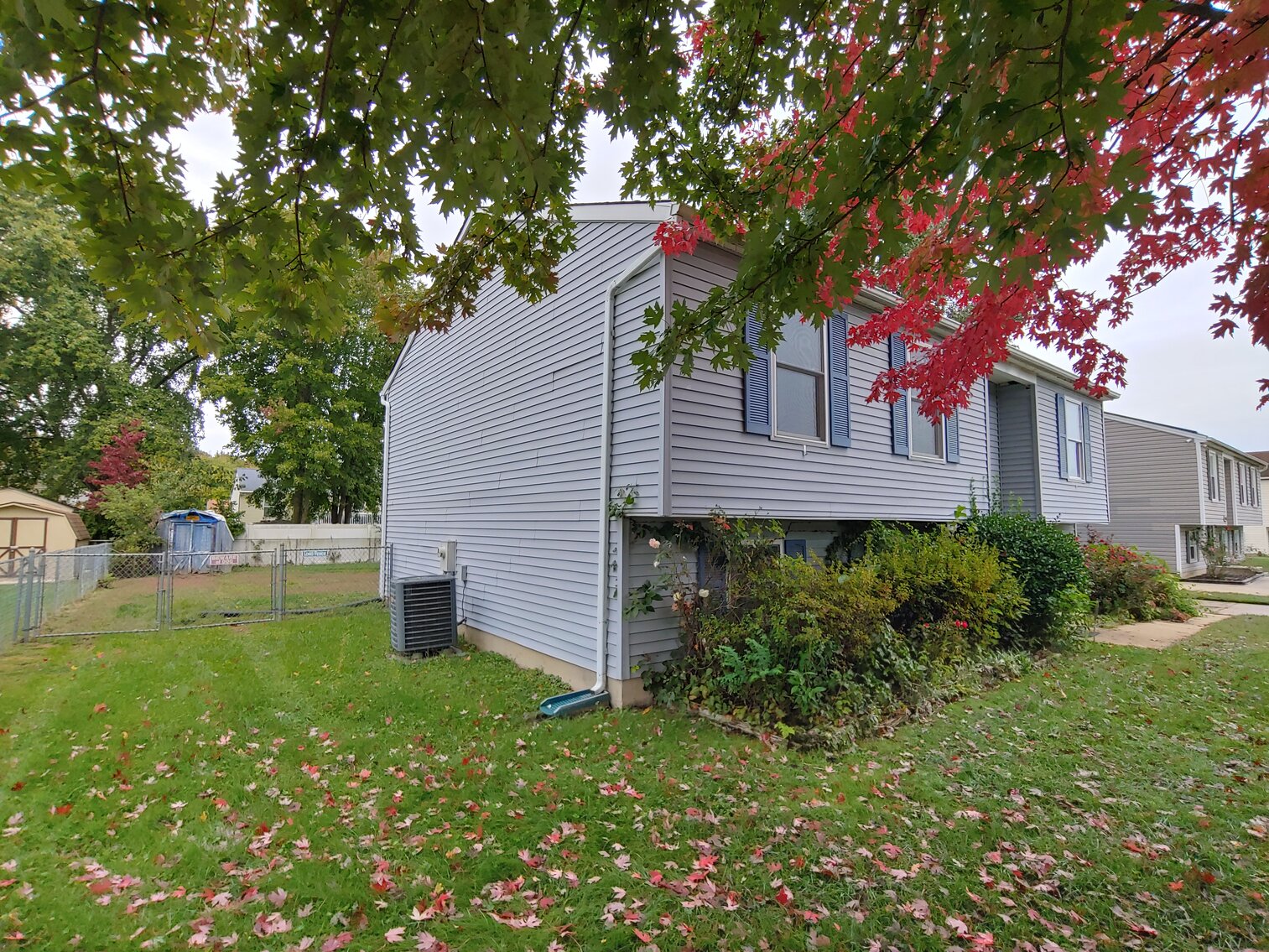 Image for 4 BR, 2 BA VINYL-SIDED SPLIT-LEVEL HOME