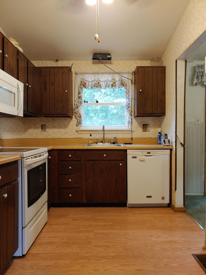 Image for 4 BR, 2 BA VINYL-SIDED SPLIT-LEVEL HOME