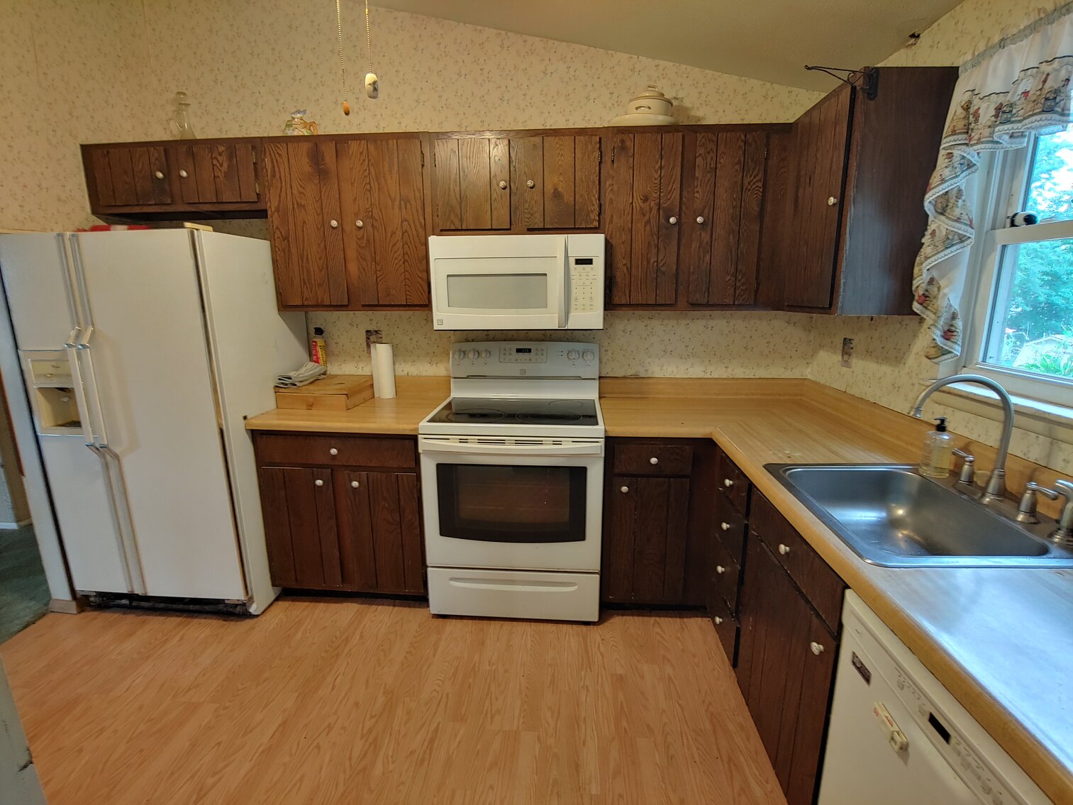 Image for 4 BR, 2 BA VINYL-SIDED SPLIT-LEVEL HOME