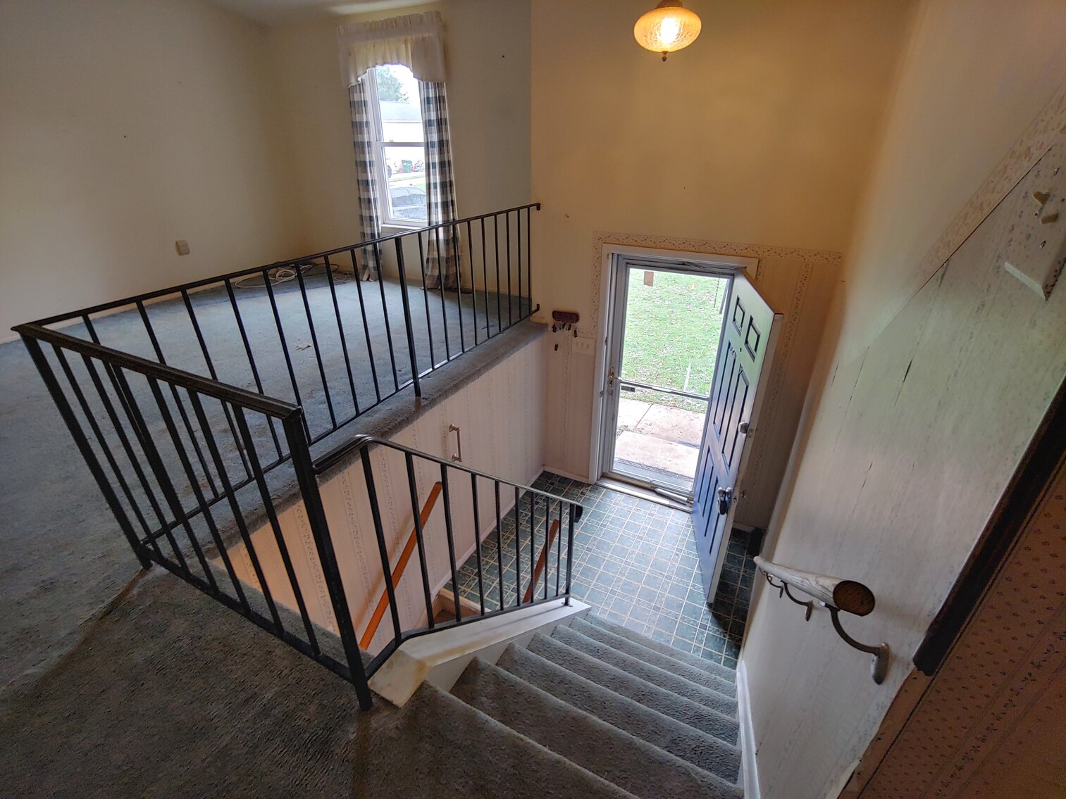 Image for 4 BR, 2 BA VINYL-SIDED SPLIT-LEVEL HOME