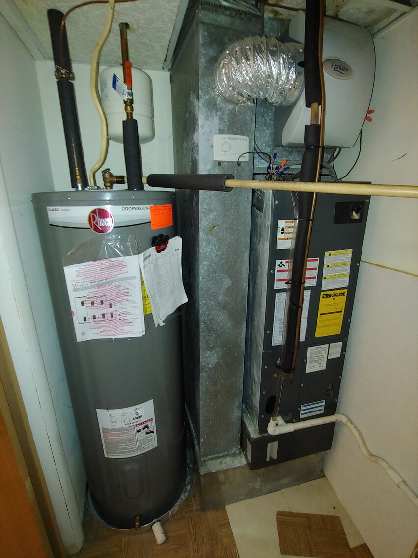 Image for 4 BR, 2 BA VINYL-SIDED SPLIT-LEVEL HOME