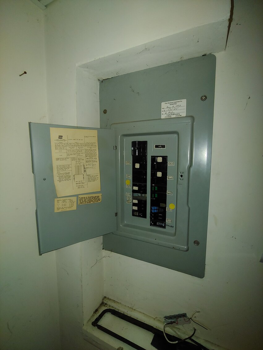 Image for 4 BR, 2 BA VINYL-SIDED SPLIT-LEVEL HOME