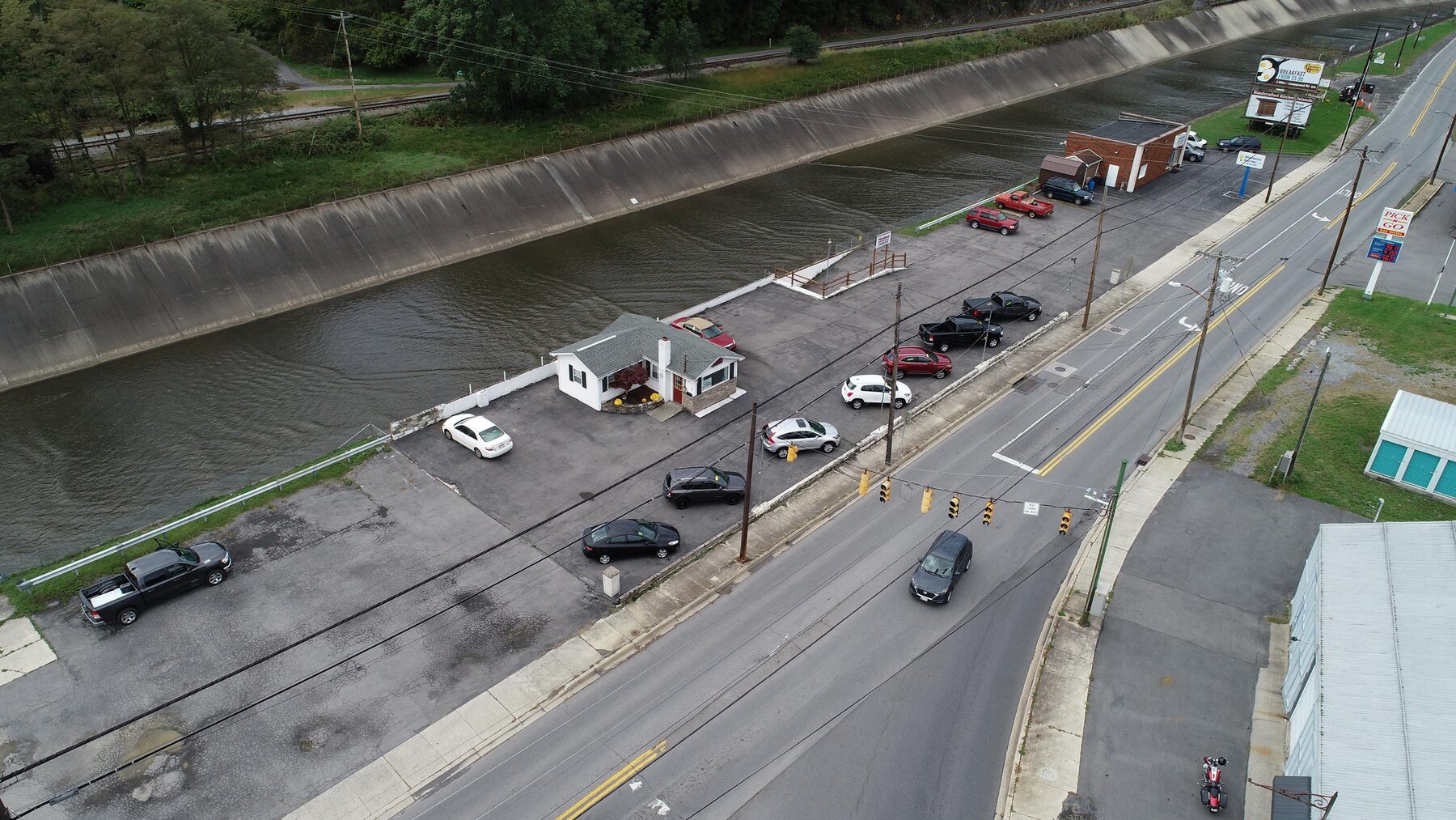 Image for SOLD $143,000 - Commercial Lot with Office Building in Cumberland