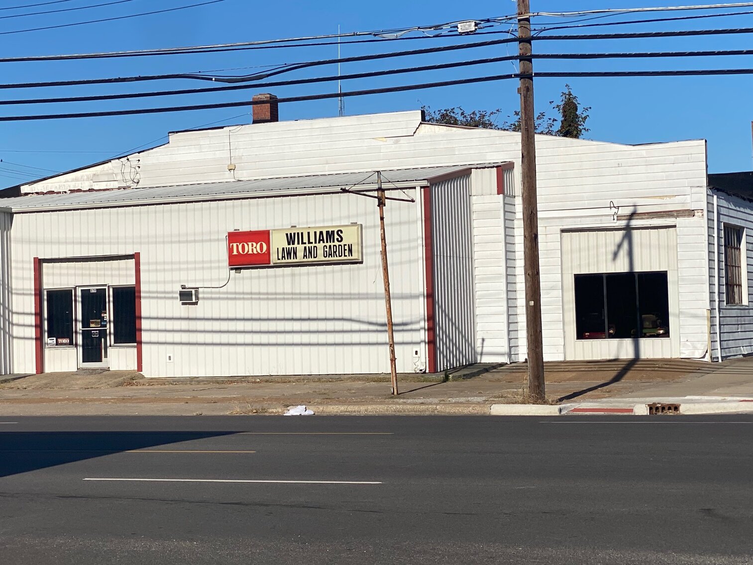 Image for ABSOLUTE RETIREMENT AUCTION - 619 FERRY STREET & 106 W. 7TH STREET METROPOLIS, IL