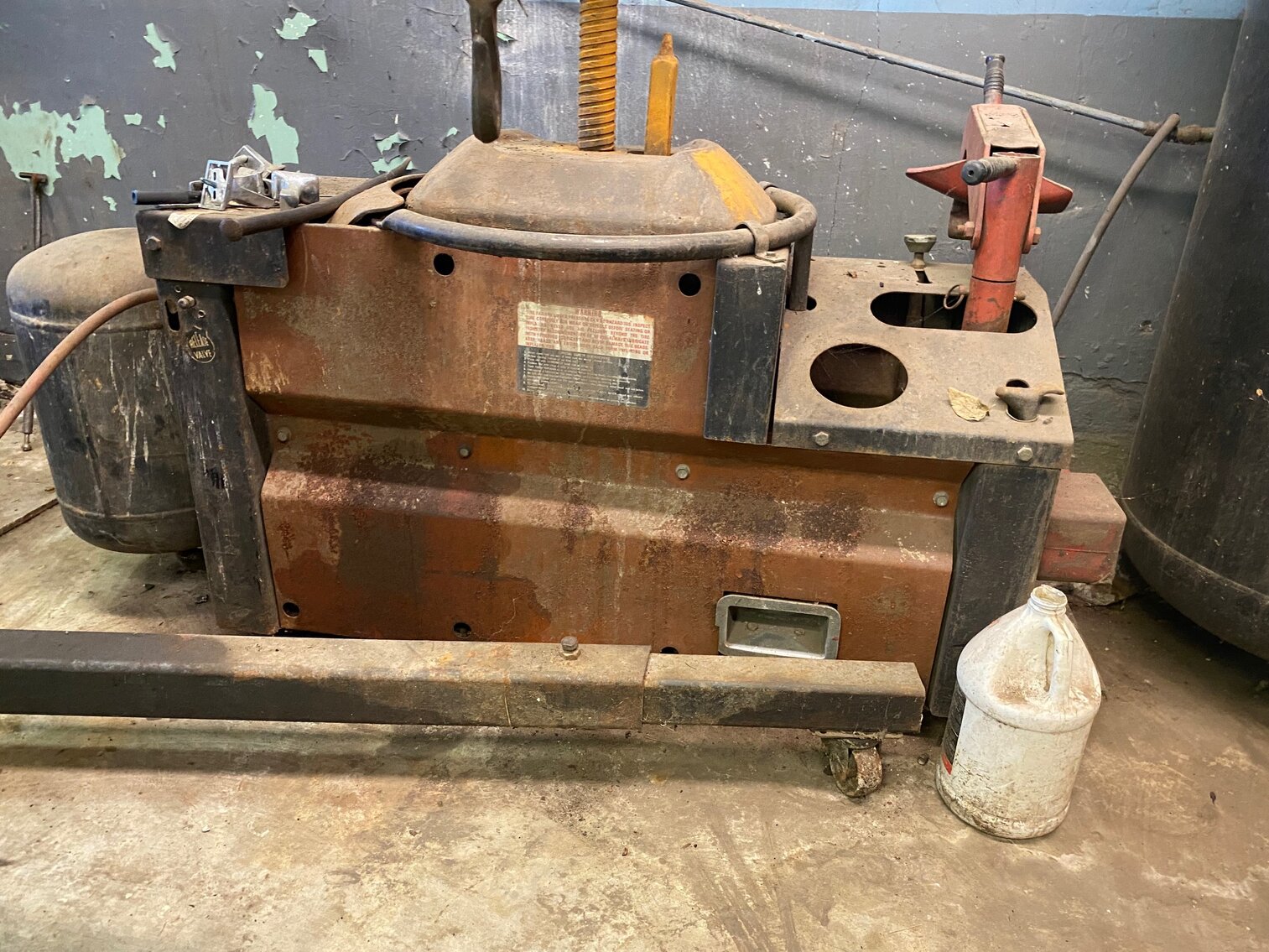 Image for ABSOLUTE RETIREMENT AUCTION - 619 FERRY STREET & 106 W. 7TH STREET METROPOLIS, IL