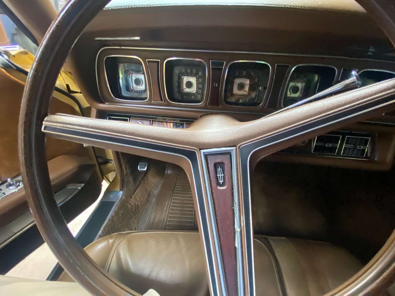 Image for PUBLIC AUCTION - SATURDAY, OCTOBER 29, 10:00 A.M.