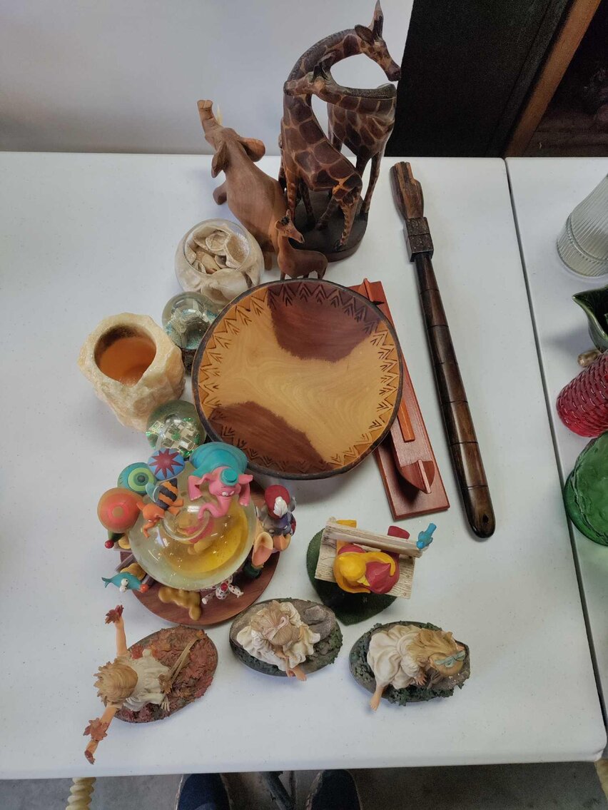 Image for Dodge Durango, Chevrolet Equinox, Back Hoe, ATV, Motorcycles, Tools, Wine, Furniture, Decor, Household (CR 1)