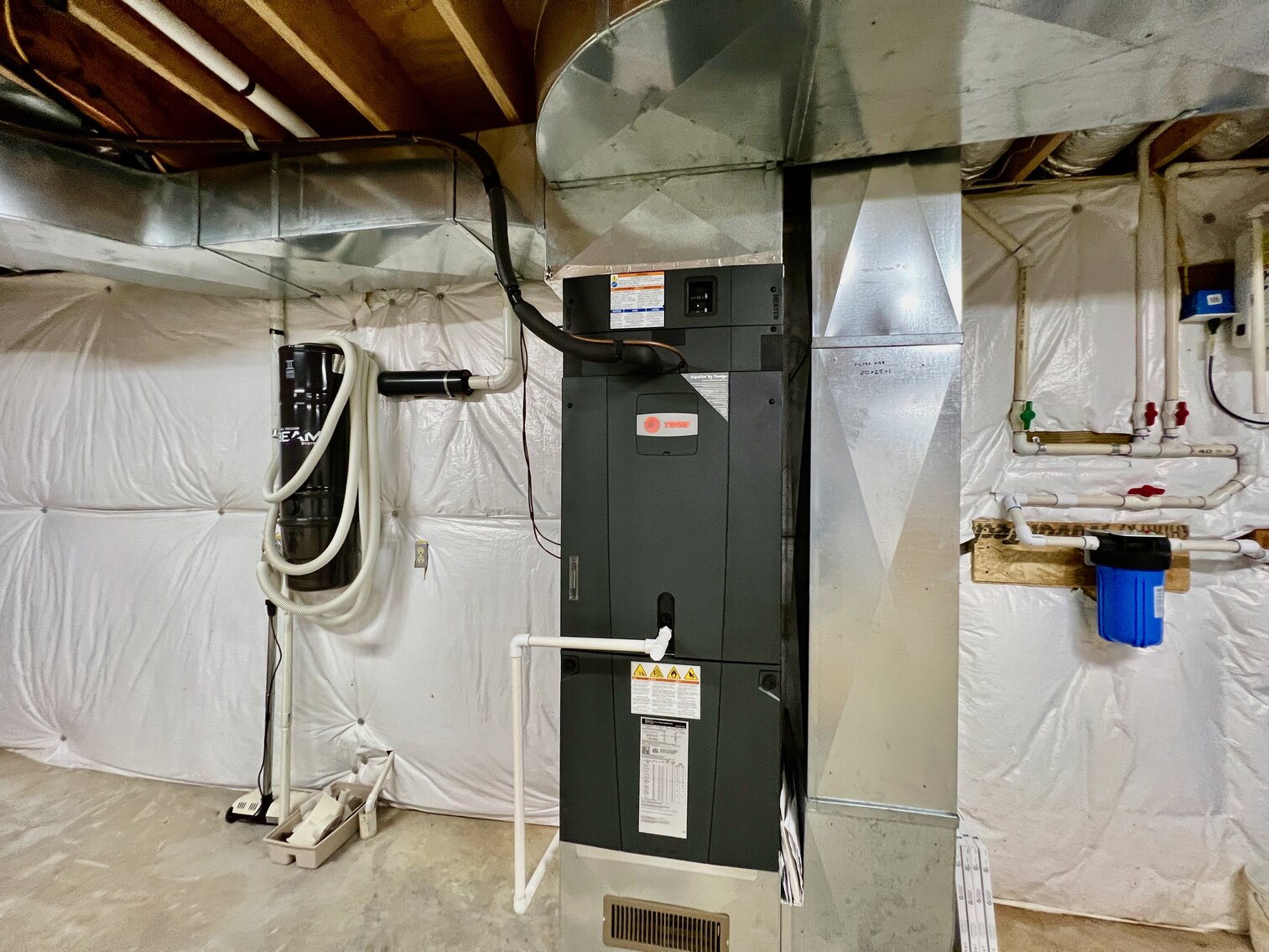 Image for 3 BR/2.5 BA Waterfront Home w/30.5 +/- Acres on Lake Orange