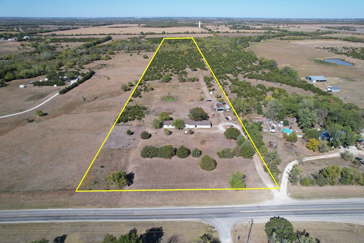566 SW 100th - 20 Acres, Kubota BX2380 & Implements photo 1