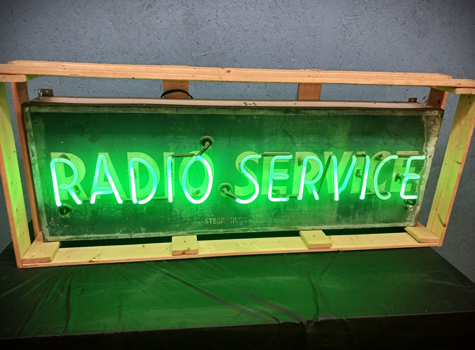 RADIO SERVICE NEON SIGN