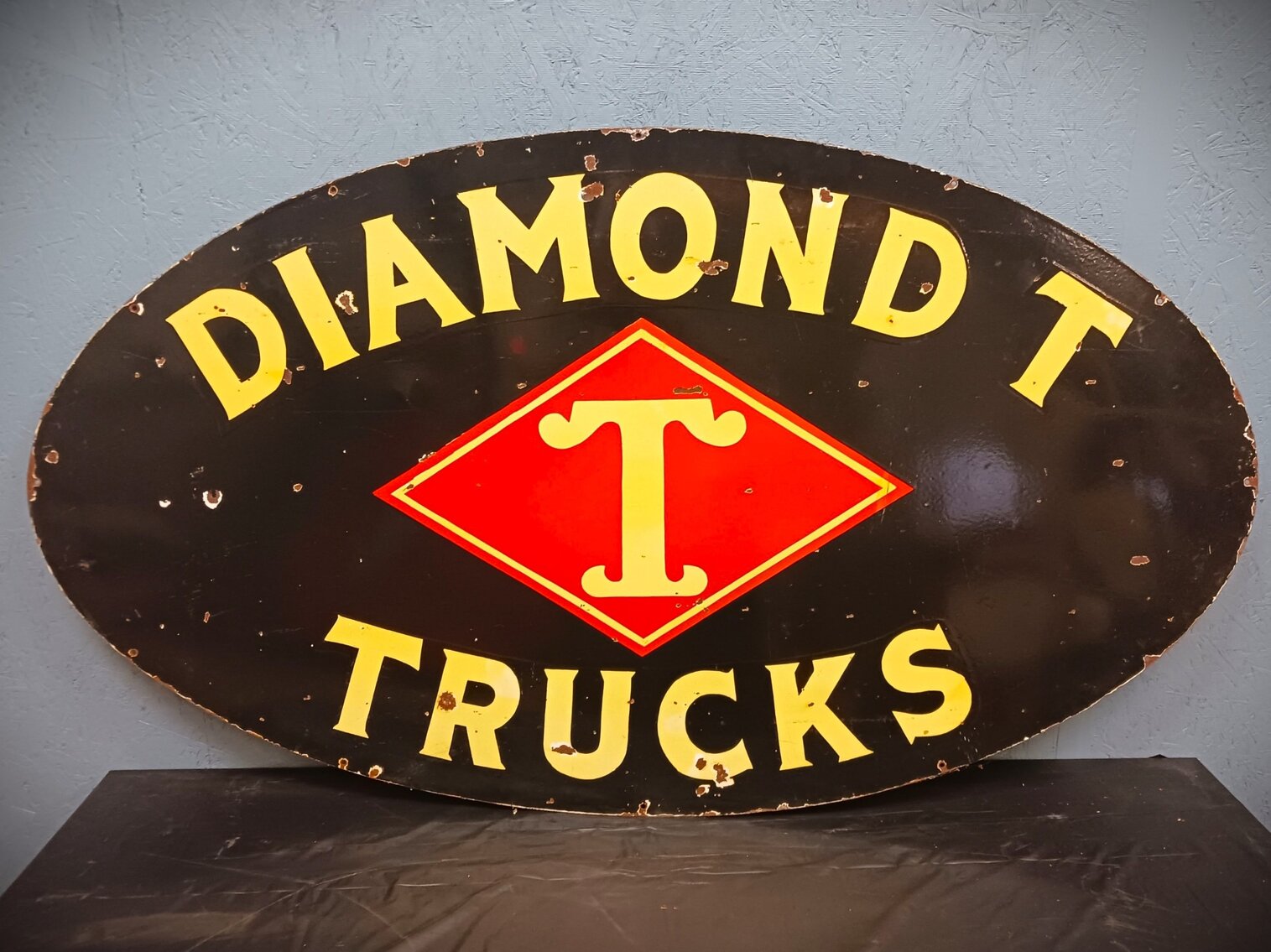 DIAMOND T TRUCKS METAL SIGN