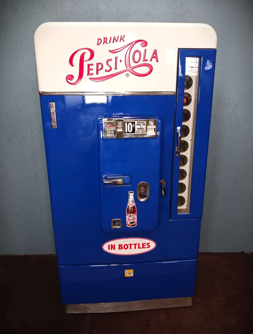 PEPSI VMC H110 VENDING MACHINE