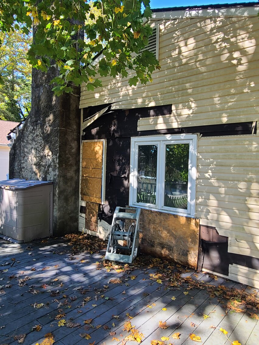 Image for Seller Ordered Online Auction - 3,630 +/- SF Ranch Style Dwelling on 1.42 +/- Acre Lot