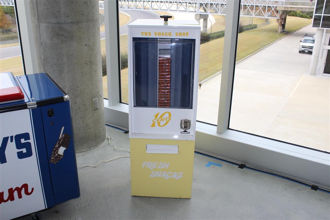 SNACK SHOP 10 CENT VENDING MACHINE