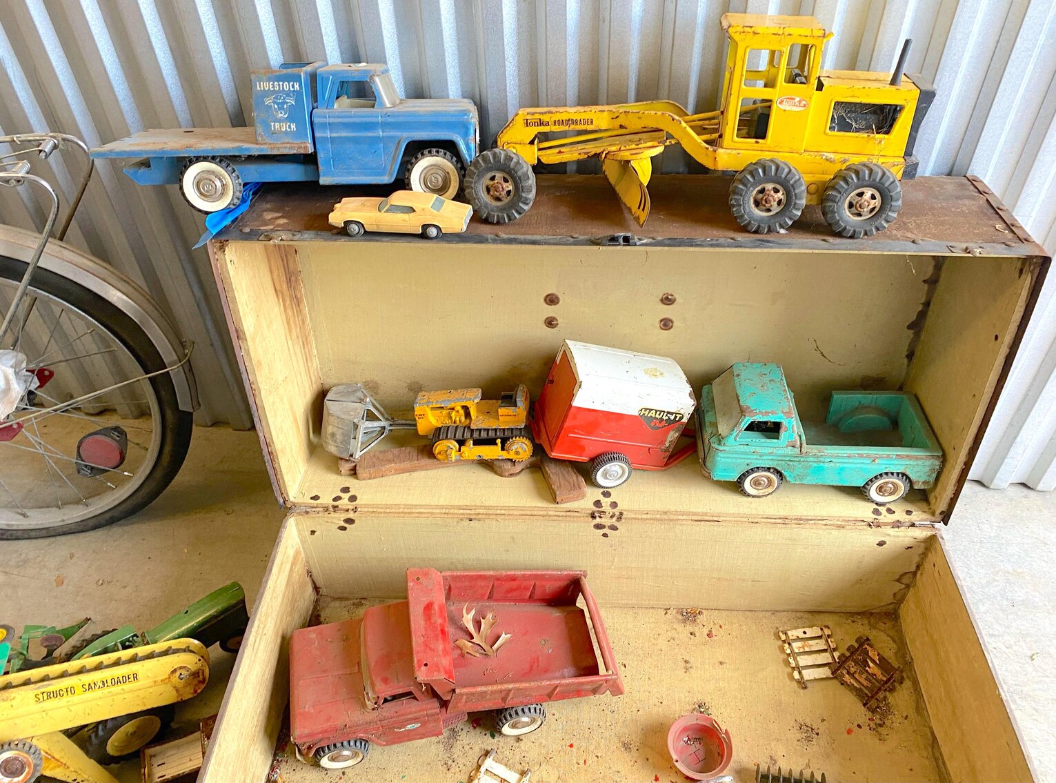 Image for MEGA 2-RING COLLECTOR'S ESTATE AUCTION