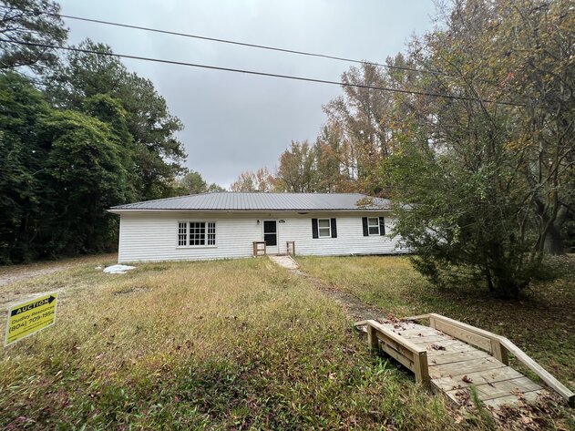 Image for 5 Bedroom, 1 Bath, 2180 Sq. Fix and Flip on .6 Acres
