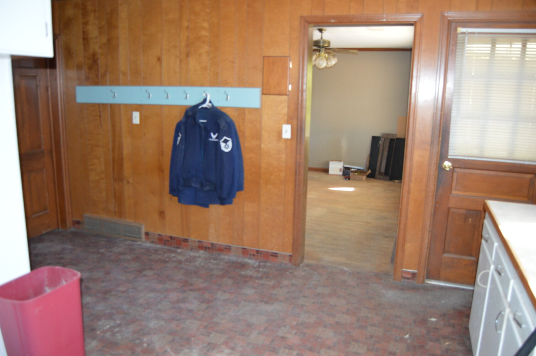 Image for 211 E 4th St