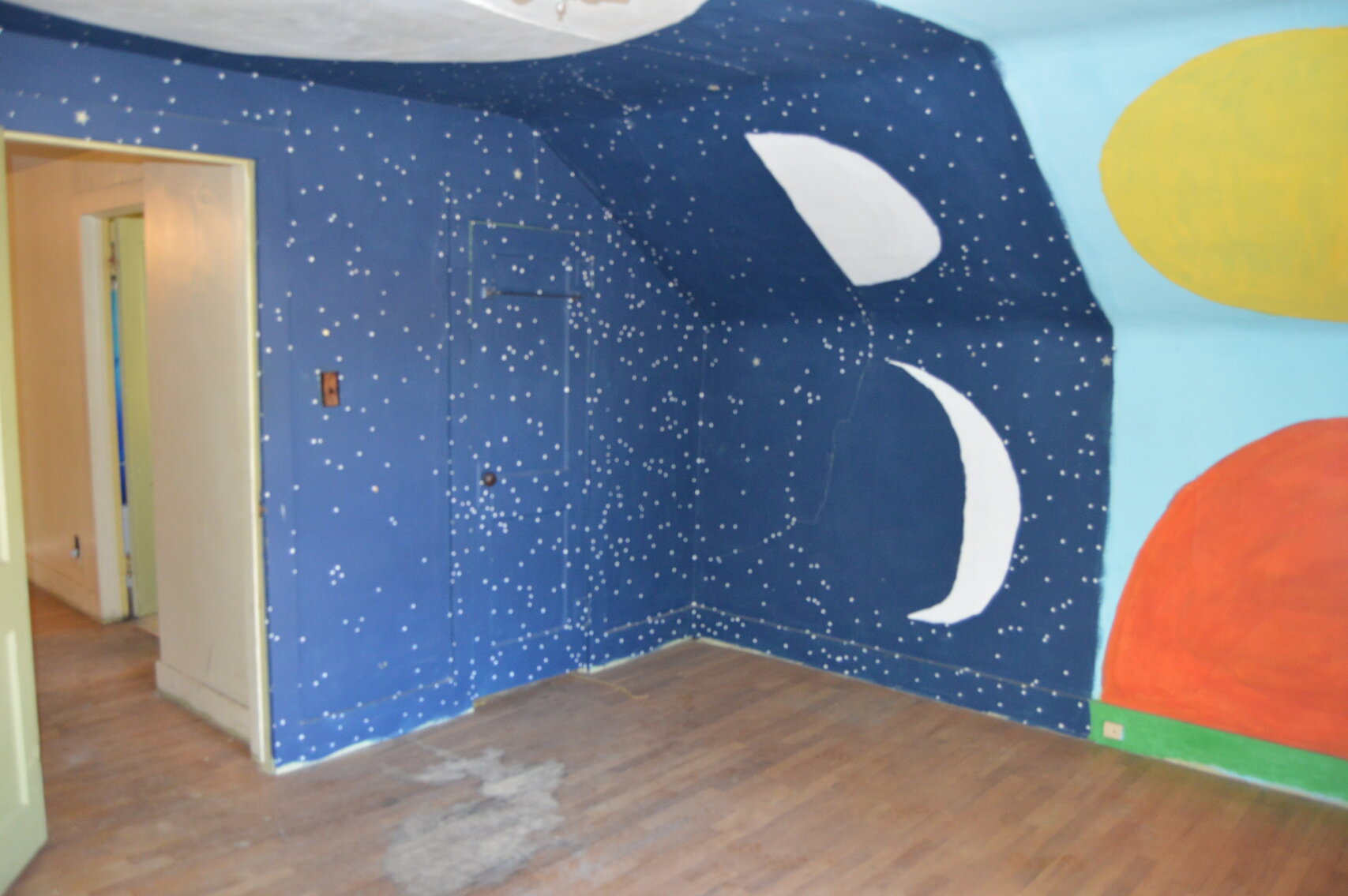 Image for 211 E 4th St