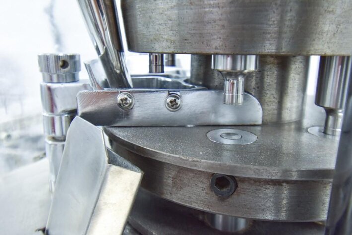 Image for ***SOLD***  MJK1246 7 Station Tablet Press MDL ZP-9 HUADA