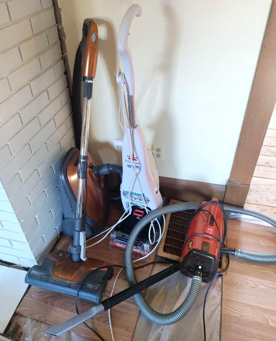 Image for Honda Civic, Ford Escape, Furniture, Decor, Kitchenware, Tools, Yard Items (Wildwood)