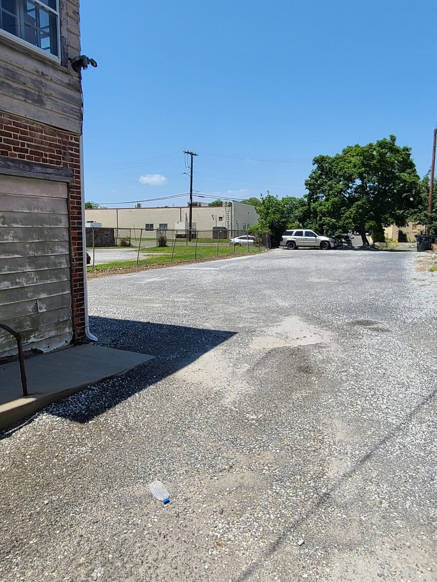 Image for Bankruptcy Auction - 2-Story 4,000 +/- SF Professional Office Building w/ Private Parking Lot in Downtown Salem