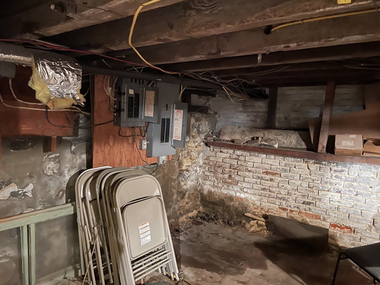 Image for Bankruptcy Auction - 2-Story 4,000 +/- SF Professional Office Building w/ Private Parking Lot in Downtown Salem