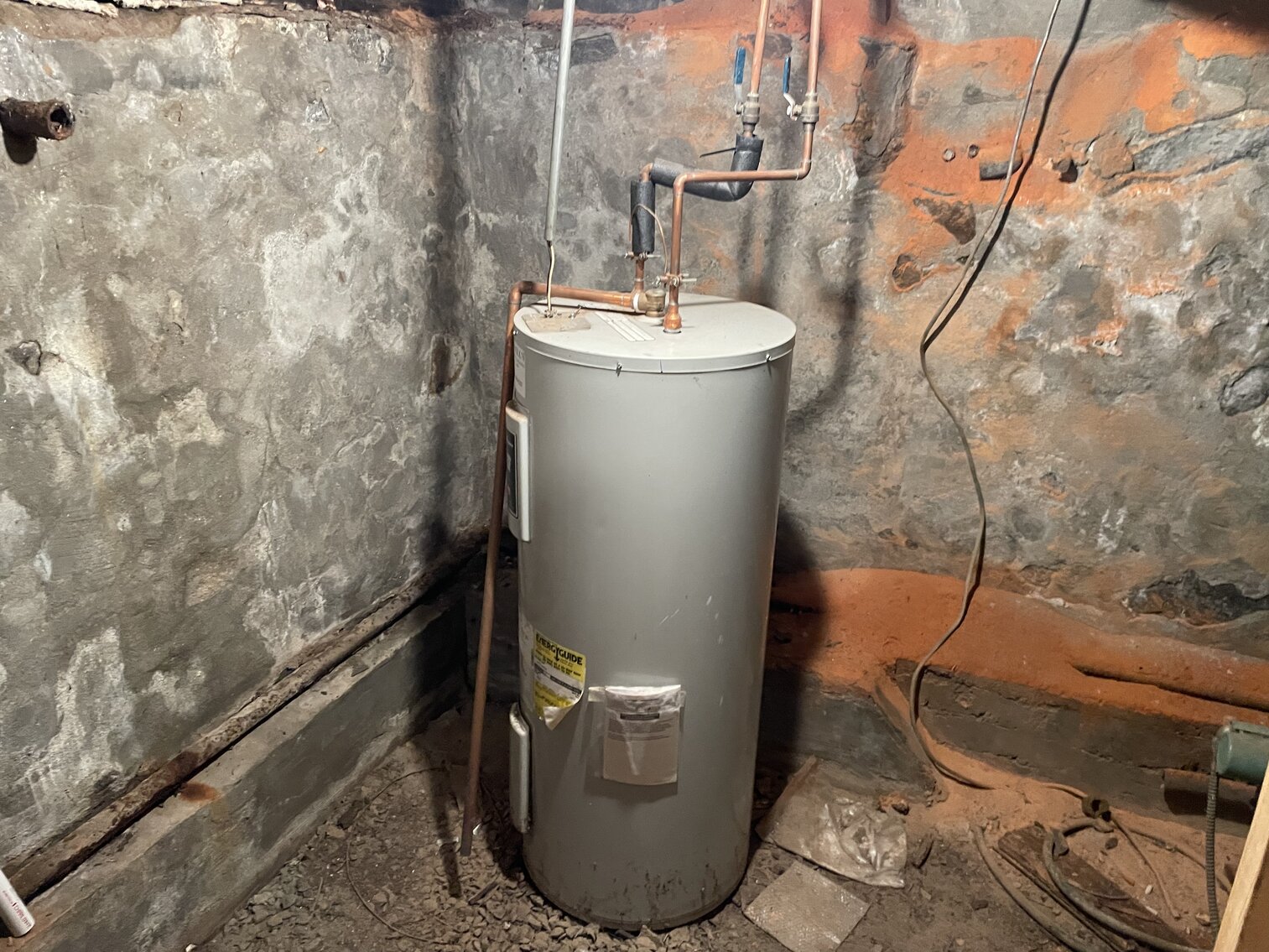 Image for Bankruptcy Auction - 2-Story 4,000 +/- SF Professional Office Building w/ Private Parking Lot in Downtown Salem