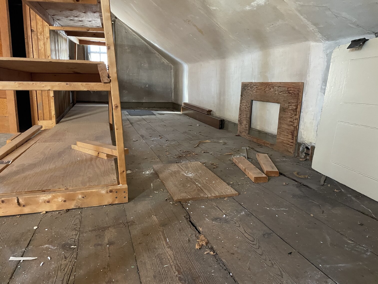 Image for Bankruptcy Auction - 2-Story 4,000 +/- SF Professional Office Building w/ Private Parking Lot in Downtown Salem